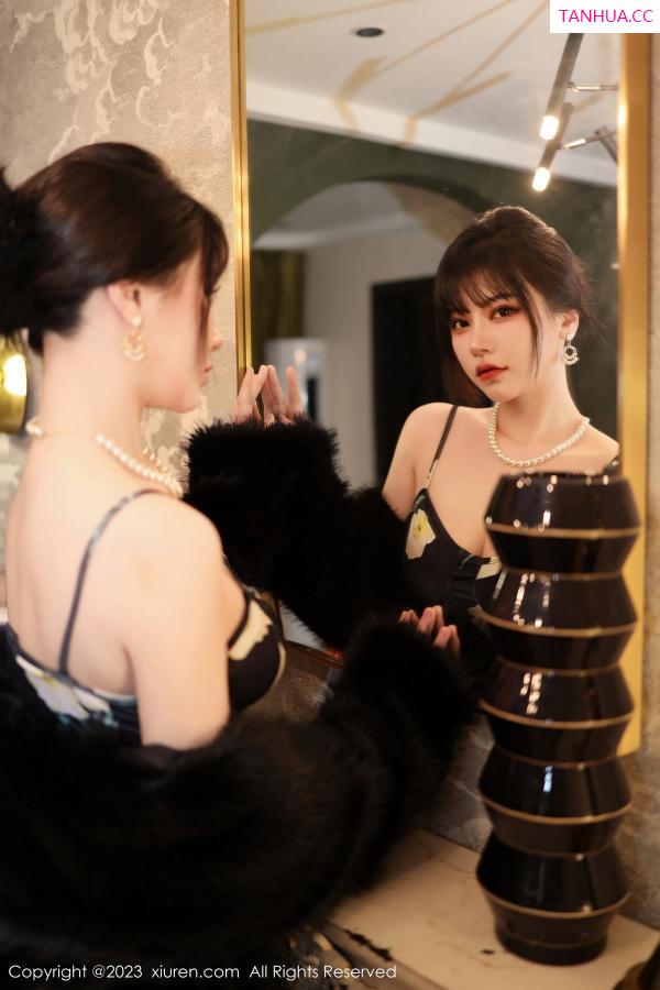   [XiuRen]高清写真图 2023.02.06 No.6220 桃桃子_ 黑丝美腿第9张图片